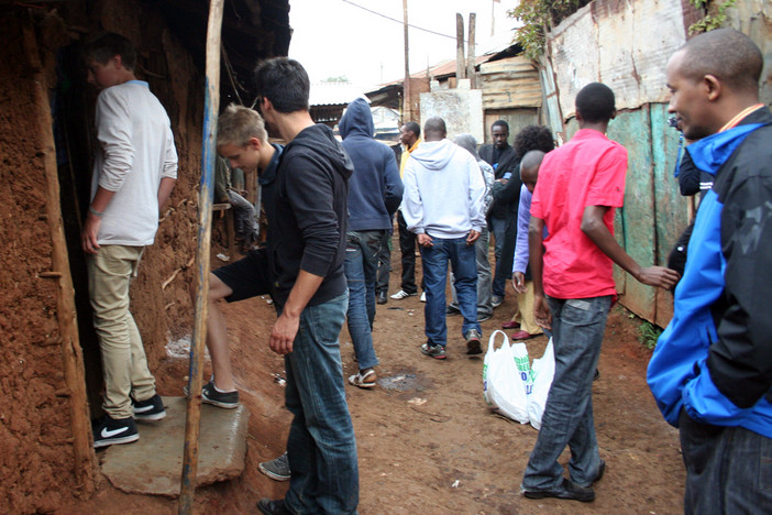 Hoffnung und Lebensfreude trotz großer Armut erlebten die Jugendlichen aus der Region Bamberg in Kibera, dem größten Slum Ostafrikas.