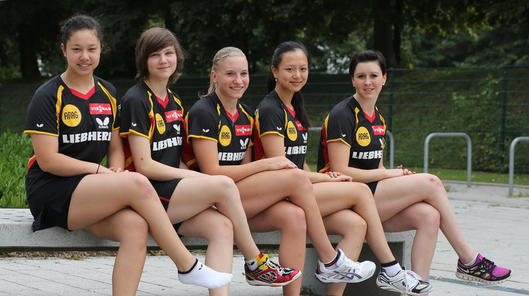 Das DTTB Mädchen-Quintett v.l. Yuko Imamura, Nina Mittelham, Chantal Mantz, Yuan Wan und Theresa Kraft.