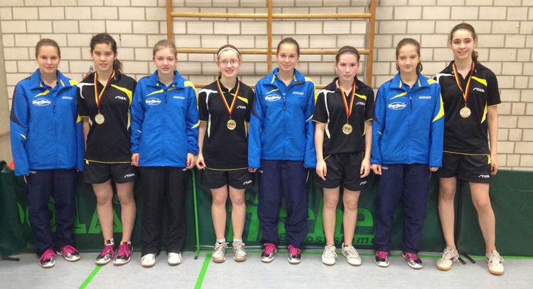 Die 'Schwarz-Gelben' vom TV Hofstetten hielten im Mädchen-Endspiel die 'Blau-Gelben' vom SC Fürstenfeldbruck klar in Schach. Foto: Timo Link