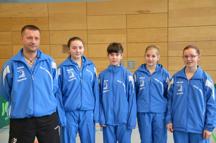 Zsolt Hollo coachte die Schülerinnen Victoria Dauter, Franziska Schreiner, Sarah Mantz und Svenja Horlebein.