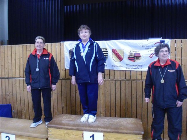 Otillie Sattler (TV Stadeln/Mitte) sicherte sich den Titel bei den Seniorinnen 75