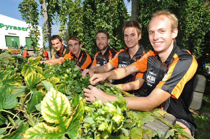 Das neu formierte Team des TV Hilpoltstein freut sich auf seine erste Bewährungsprobe. Von links: Benjamin Rösner, Manuel Hofmann, Felix Bindhammer, Dennis Dickhardt und Nico Christ. Es fehlen: Alexander Flemming und Alexander Möst (Foto: A. Ammer, Hil