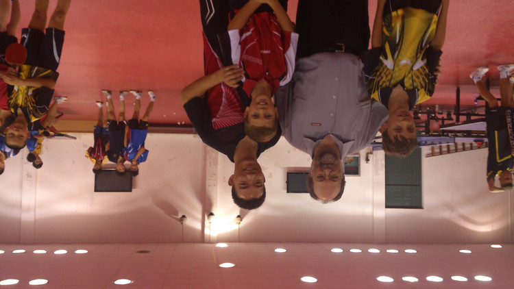 Jürgen Haider, ITTF-Präsident Adham Sharara, Felix Wetzel und BTTV-Trainer Tian Zichao.