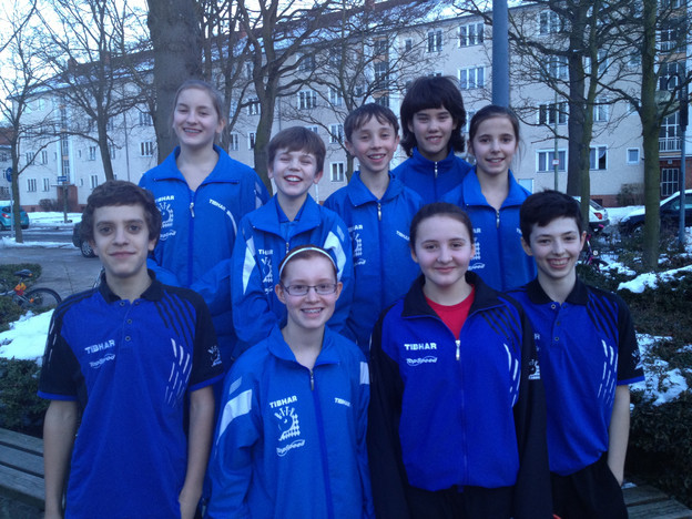 Das junge BTTV-Augebot in Berlin. Hintere Reihe: Sarah Mantz, Felix Wetzel, Jürgen Haider, Franziska Schreiner und Laura Tiefenbrunner; vorne: Marius Link, Svenja Horlebein, Victoria Dauter und Toni Matuka. Foto: Timo Link