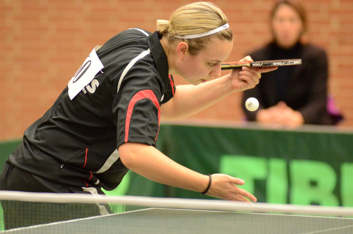 Überraschungserfolg durch Julia Janitzek in der 1. Runde