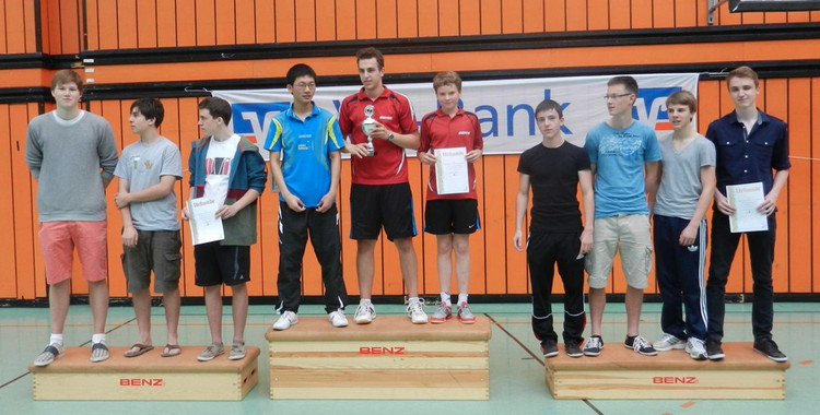 Siegerehrung der Jungen beim bayerischen Pokalfinale der Bezirksligisten in Coburg. Fotos: Norbert Rumrich