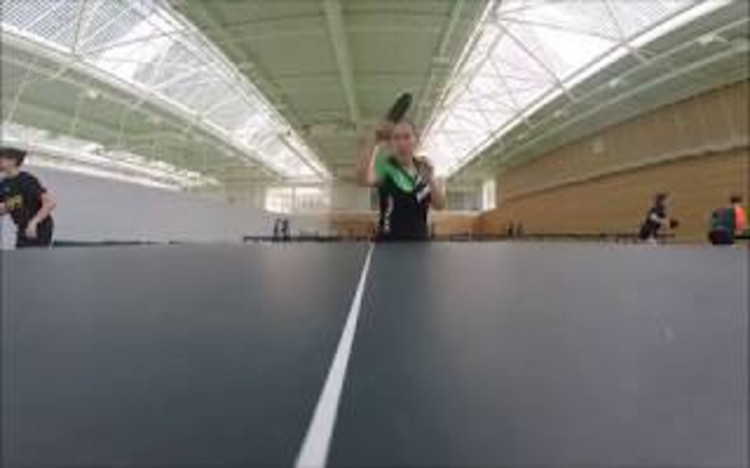 Mädchen-Nationalspielerin Franzi Schreiner beim Balleimertraining